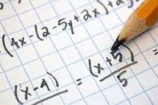 Svolgo i tuoi compiti di matematica, fisica ,chimica.